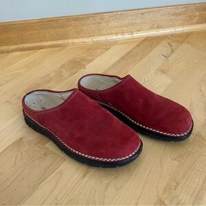 Rockport Rebound Red Slip On Suede Clog Mules – Size 8